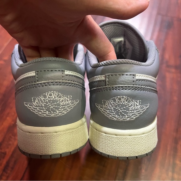Grey Jordan 1 low - Picture 4 of 7